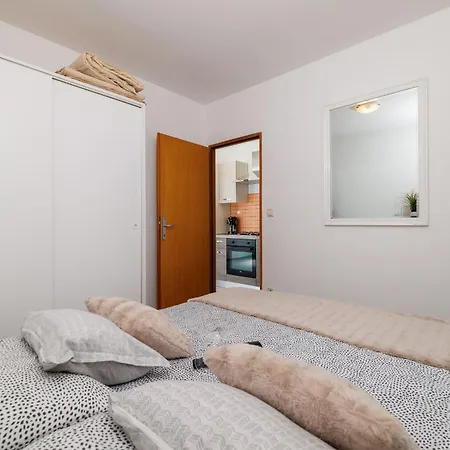 Luna Apartment